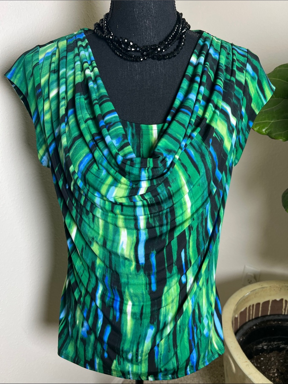 Chelsea & Theodore Women’s Cowl Neck Sleeveless Watercolor Top Size Large